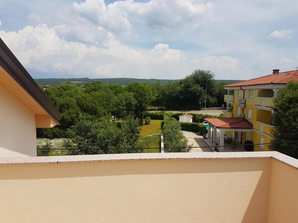 Apartmani Anita Malinska Exteriér fotografie