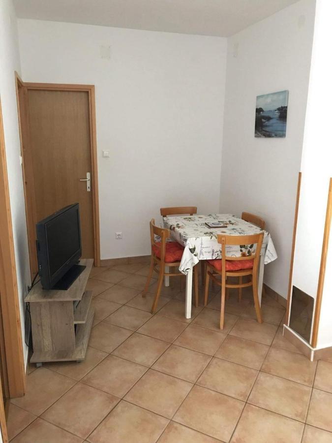 Apartmani Anita Malinska Exteriér fotografie