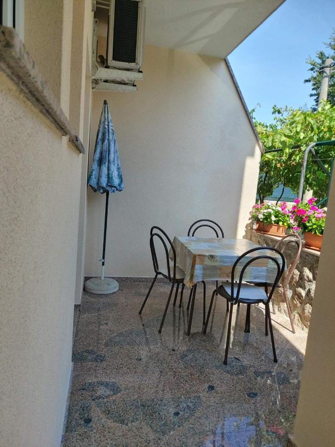 Apartmani Anita Malinska Exteriér fotografie