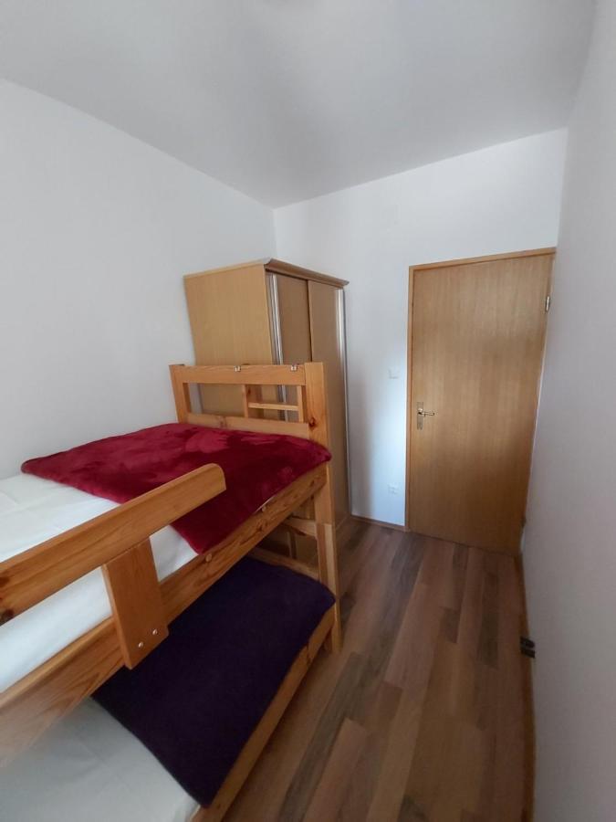 Apartmani Anita Malinska Exteriér fotografie