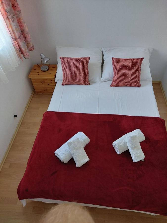 Apartmani Anita Malinska Exteriér fotografie