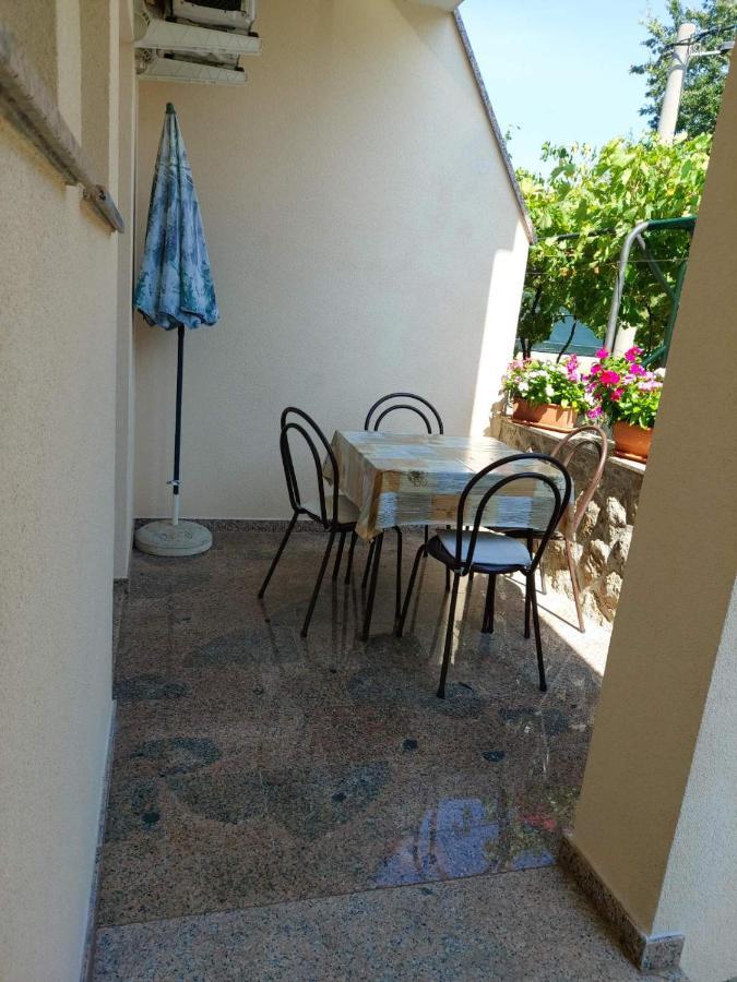 Apartmani Anita Malinska Exteriér fotografie