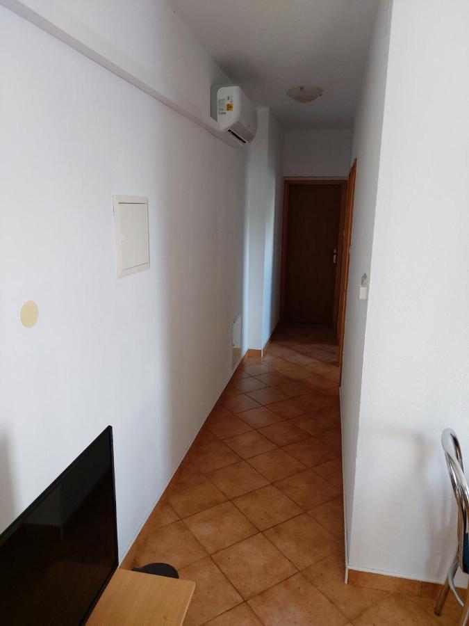 Apartmani Anita Malinska Exteriér fotografie