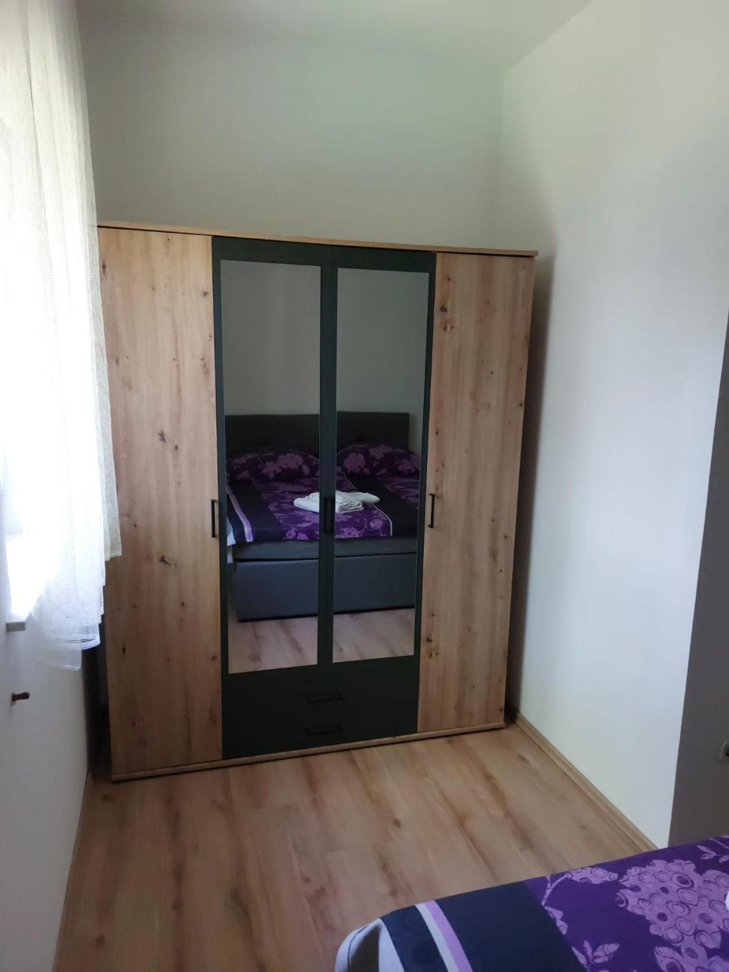 Apartmani Anita Malinska Exteriér fotografie